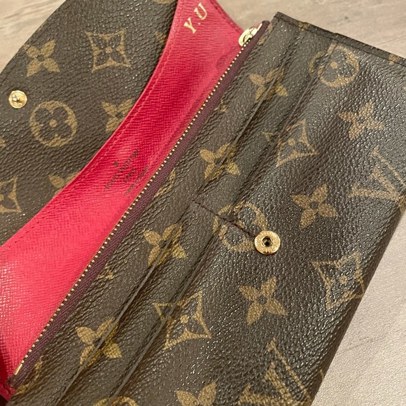 Authentic , with initials . - Picture 2 of 10